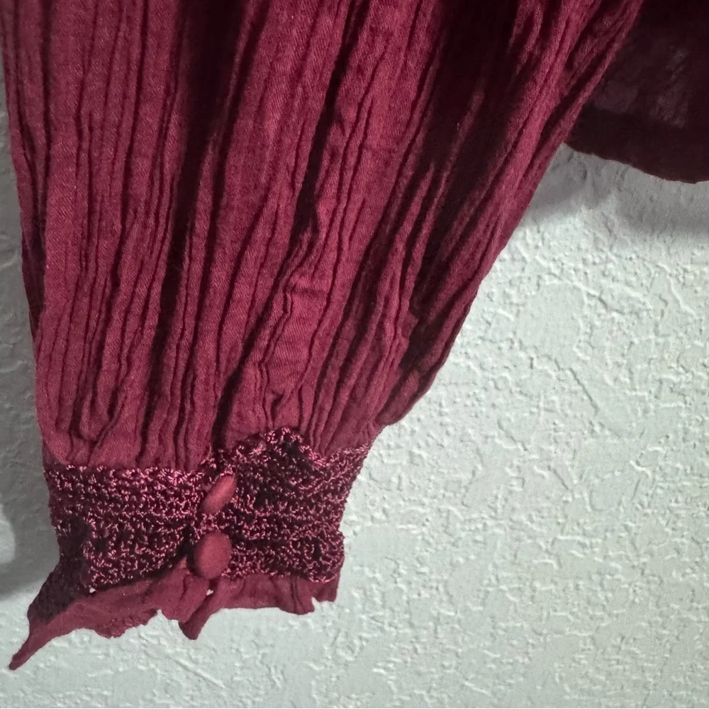 Free People Burgundy Crinkle Boho Crochet Yoke Long Cuffed Sleeve Size Medium